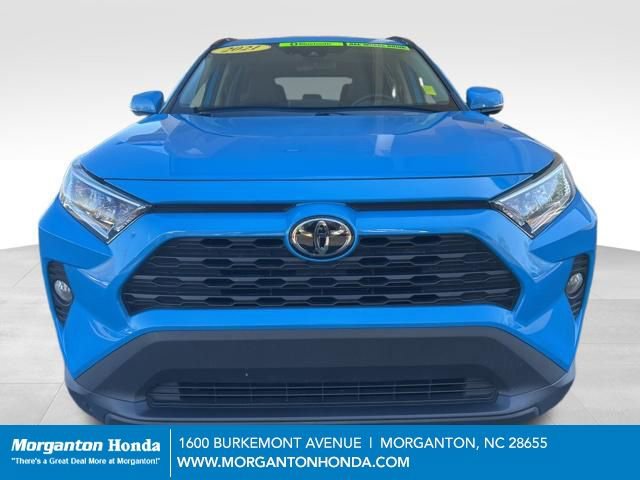 Used 2021 Toyota RAV4 XLE w/ Convenience Package image 2