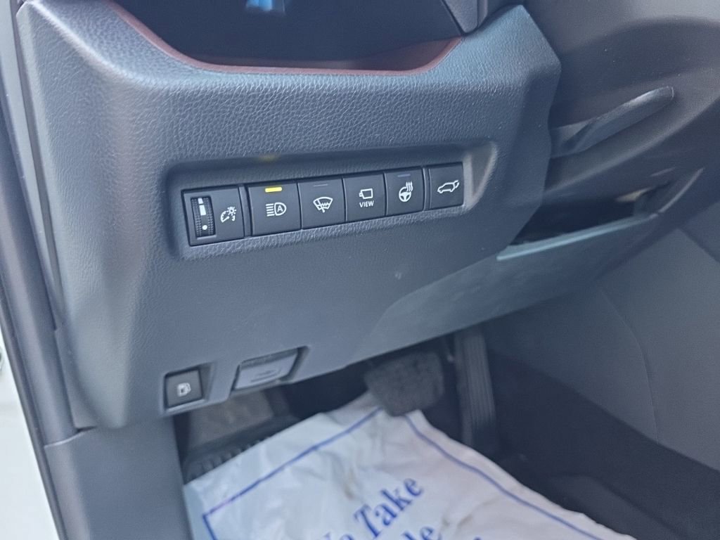 Used 2022 Toyota RAV4 Limited image 19