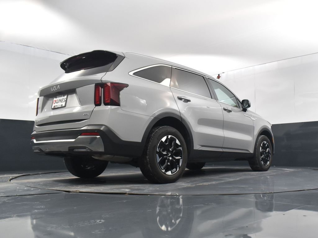 Used 2025 Kia Sorento S image 36