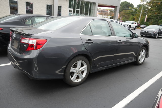 Used 2012 Toyota Camry SE FWD image 23