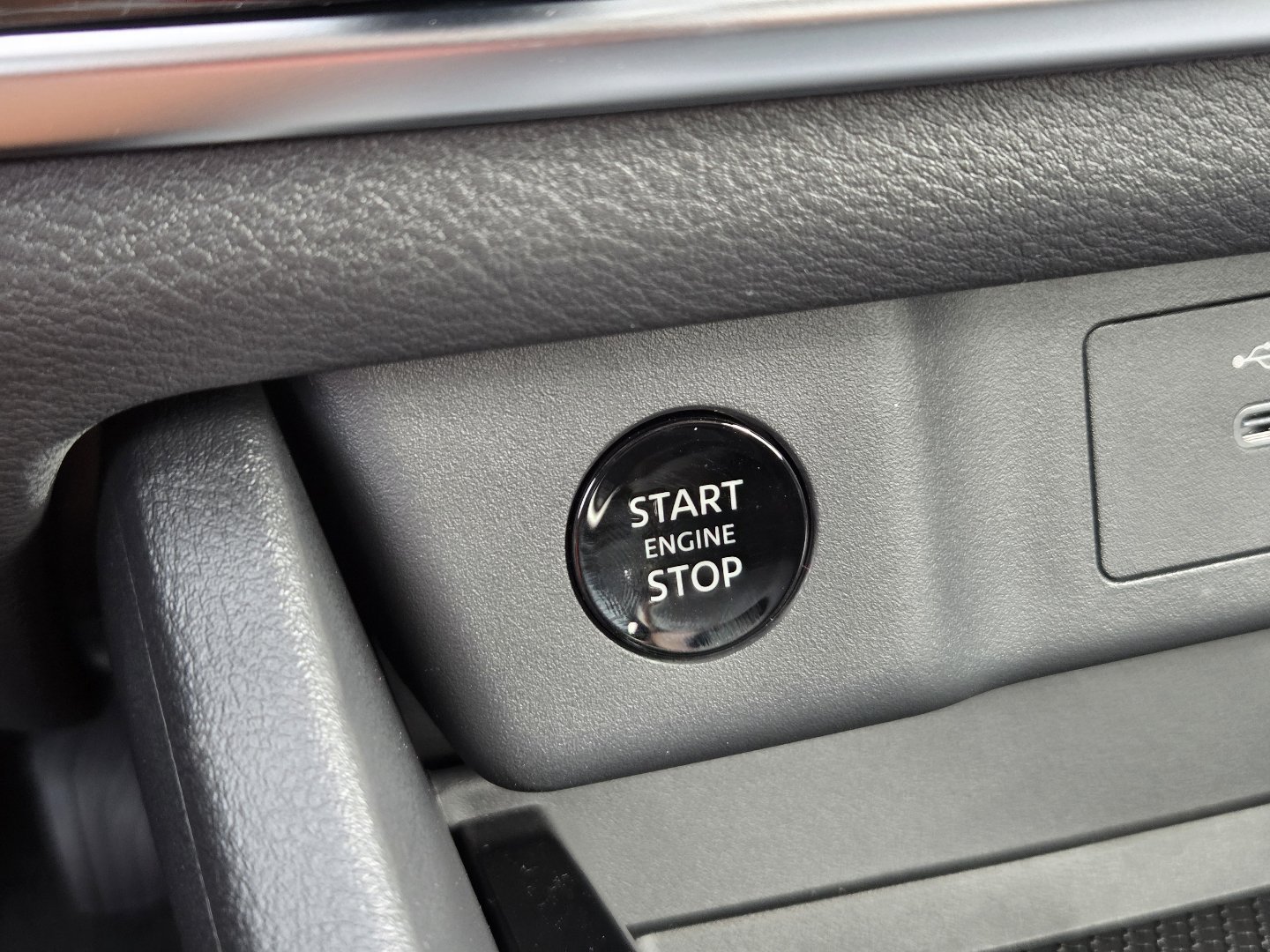 New 2027 Nissan Rogue SV w/ Cold Weather Package AWD/4WD image 32