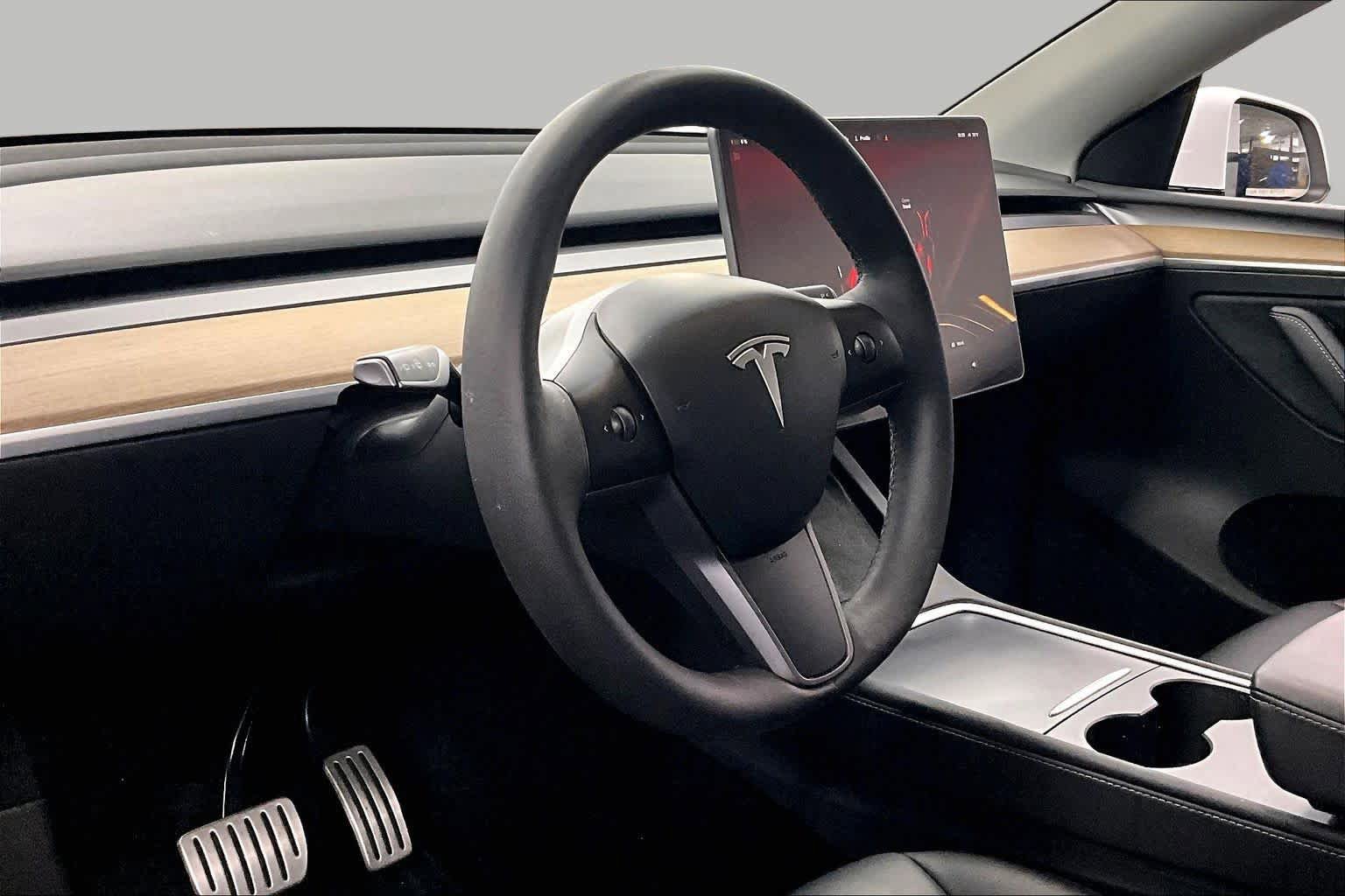 Used 2023 Tesla Model Y Performance AWD/4WD image 17
