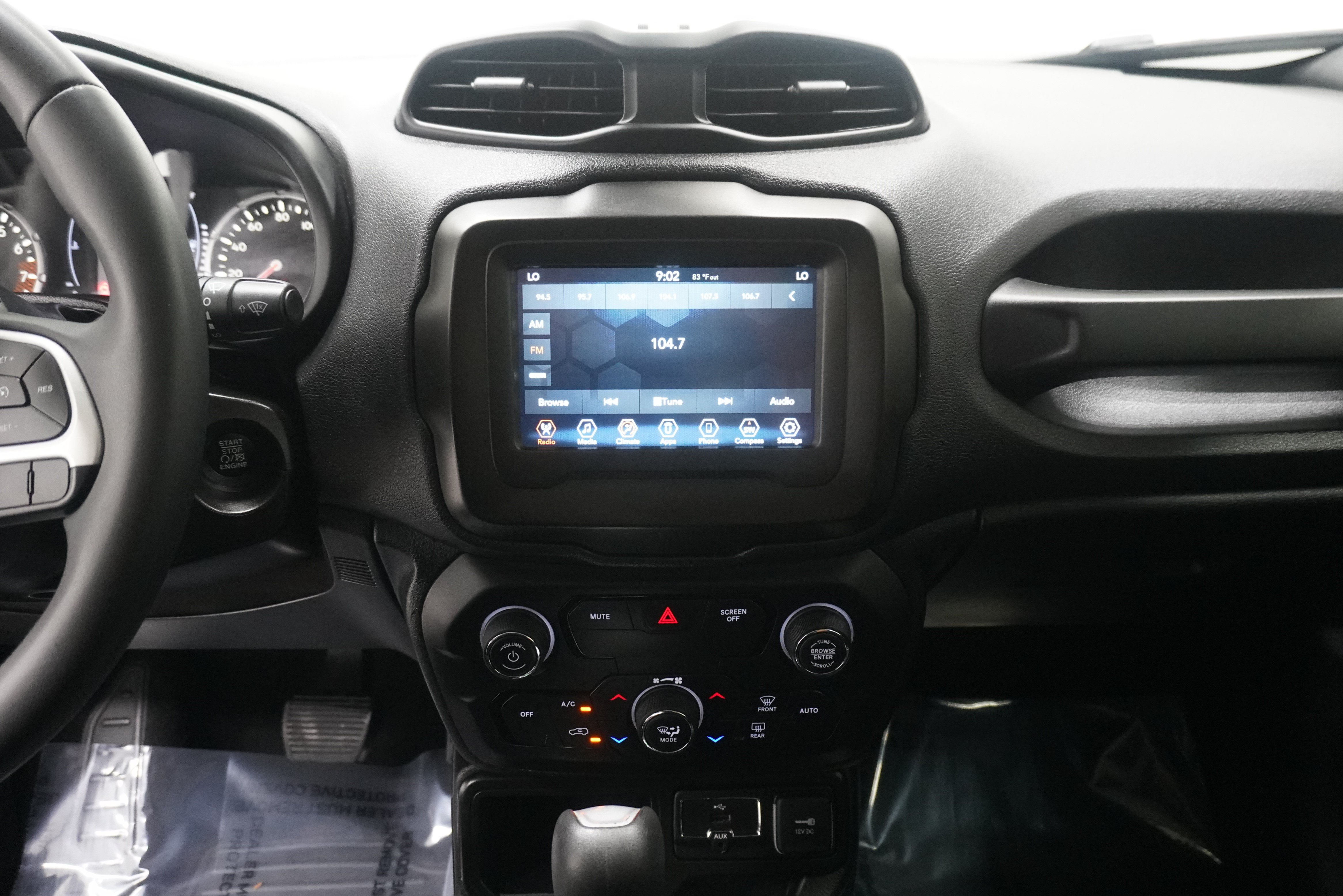 Used 2020 Jeep Renegade Latitude FWD image 15