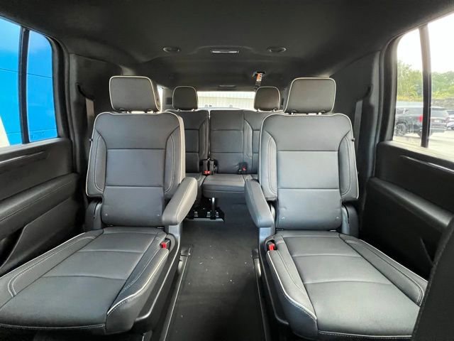 New 2025 Chevrolet Suburban Premier AWD/4WD image 35