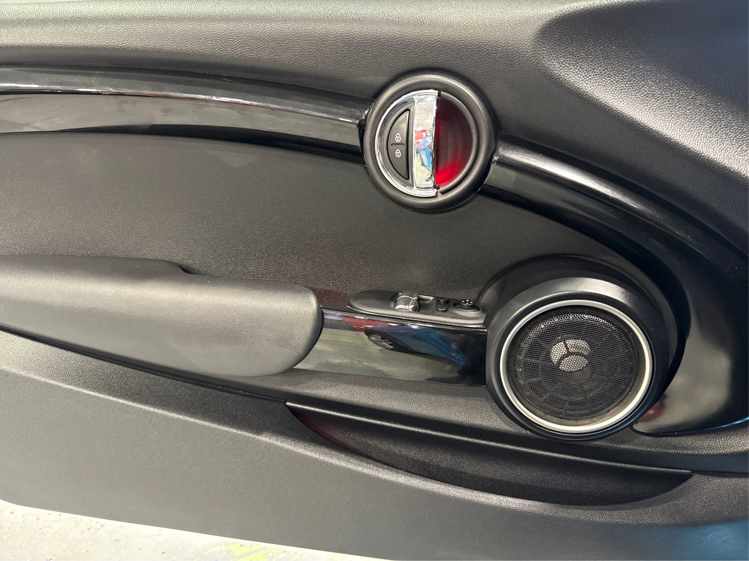 Used 2015 MINI Cooper S image 21