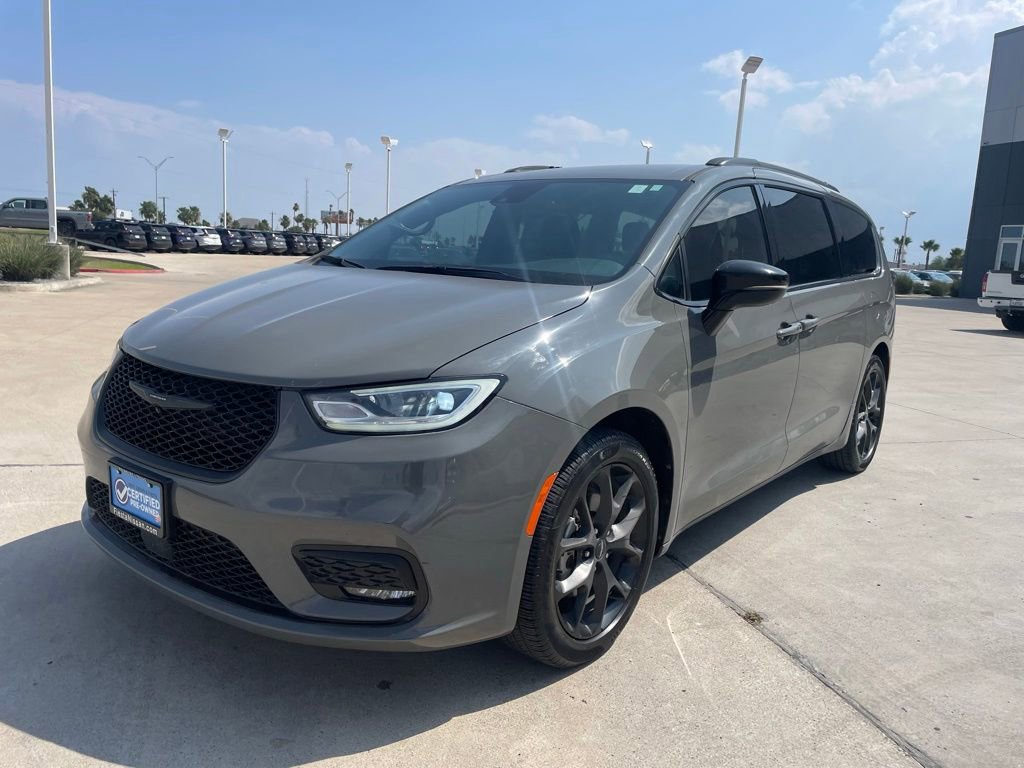 Used 2024 Chrysler Pacifica Touring-L w/ S Appearance Package FWD image 3