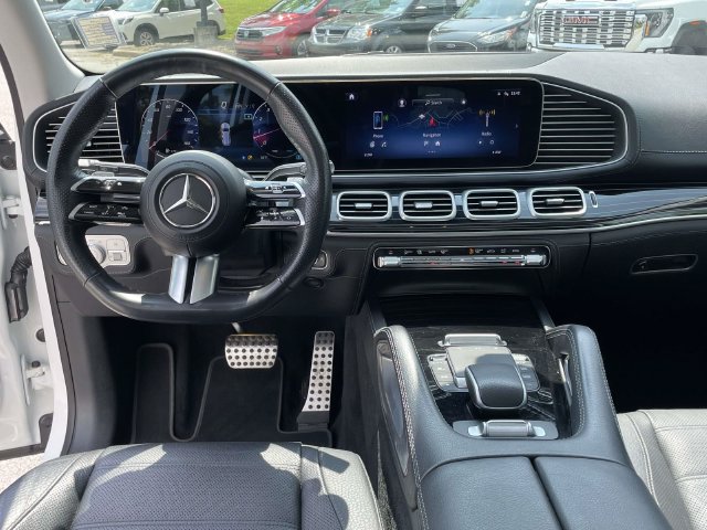Used 2024 Mercedes-Benz GLS 580 4MATIC image 14