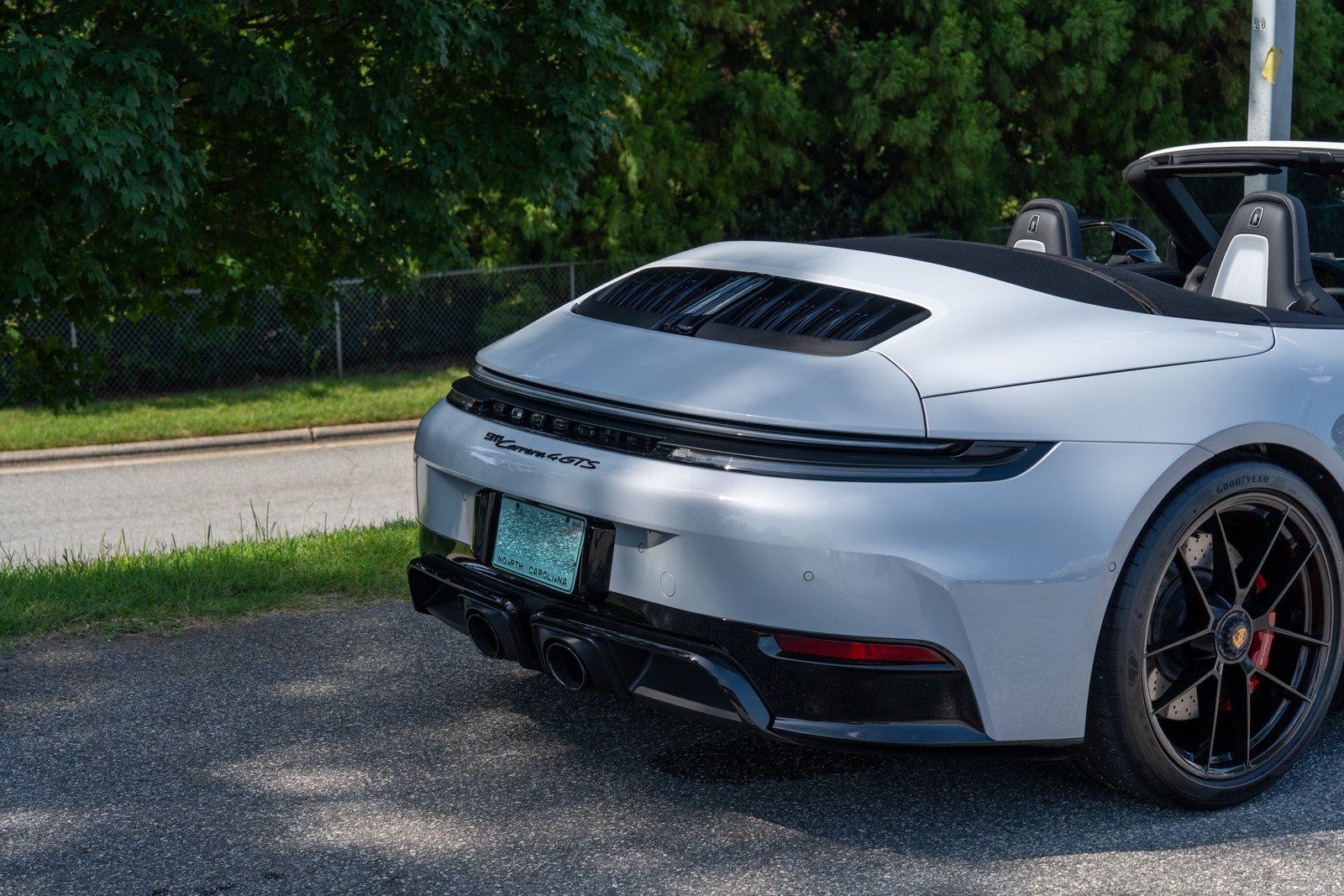 Certified 2025 Porsche 911 Carrera 4 GTS AWD/4WD image 13