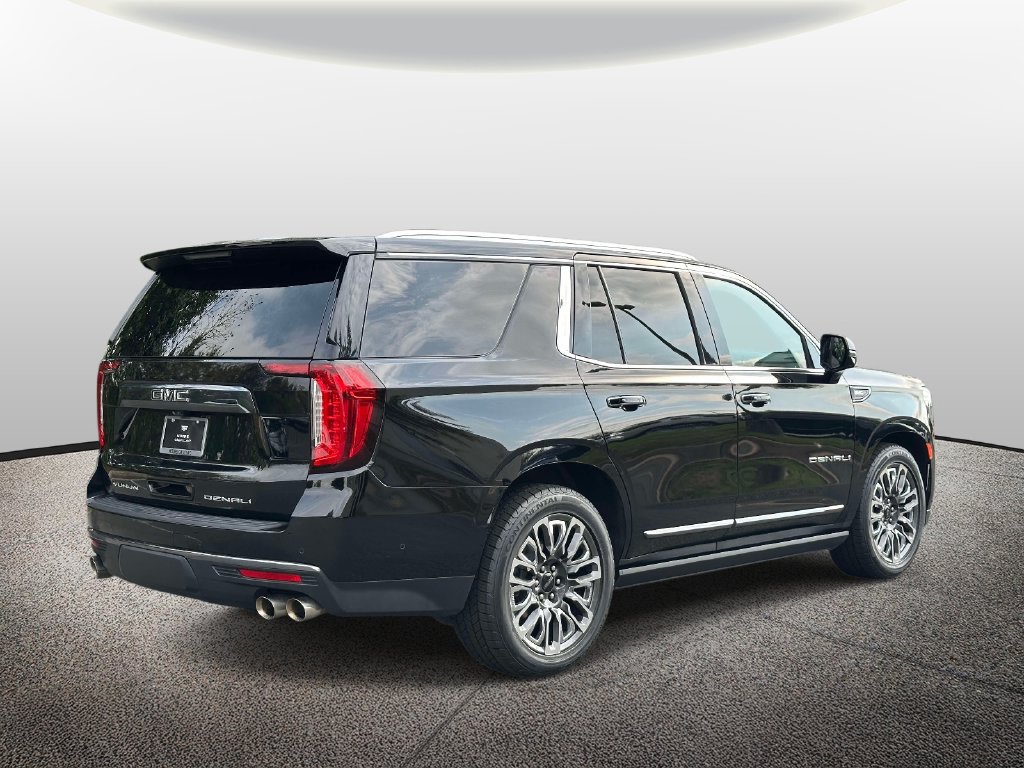 Used 2023 GMC Yukon Denali Ultimate AWD/4WD image 2