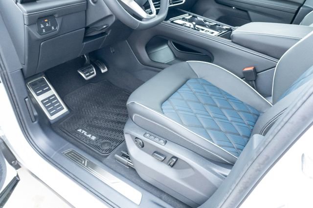 New 2026 Volkswagen Atlas Cross Sport SEL Premium R-Line AWD/4WD image 29