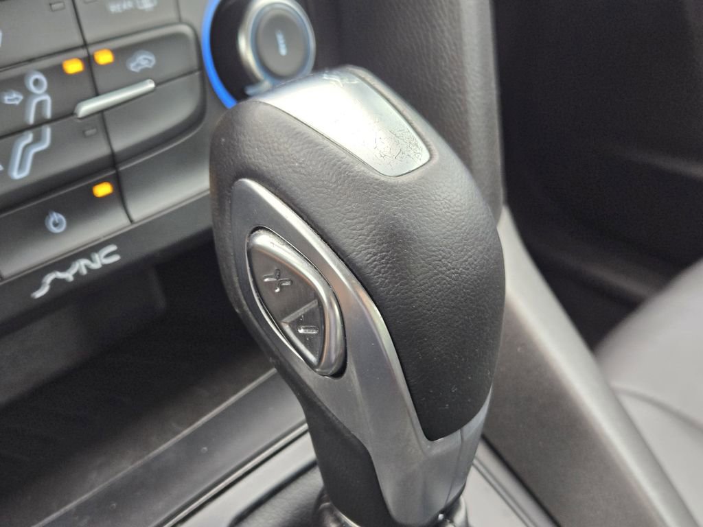Used 2015 Ford Focus SE w/ Equipment Group 201A image 25