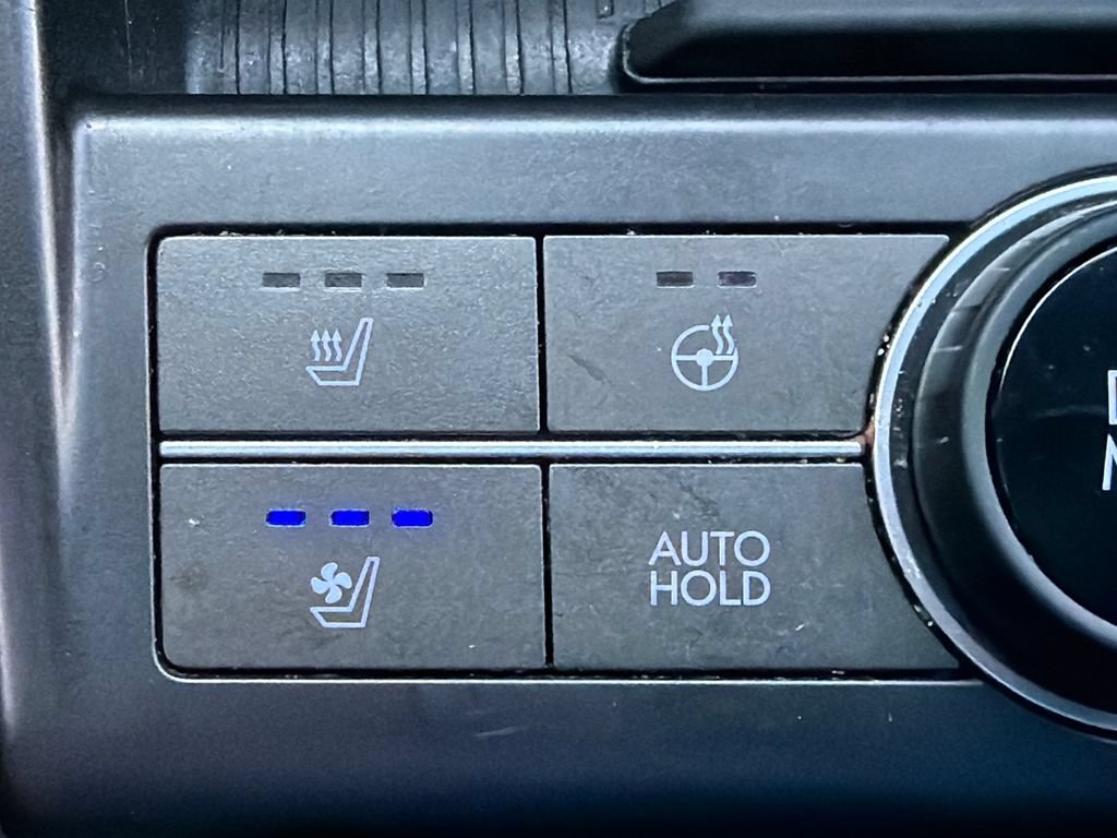 Used 2024 Hyundai Kona Limited FWD image 31