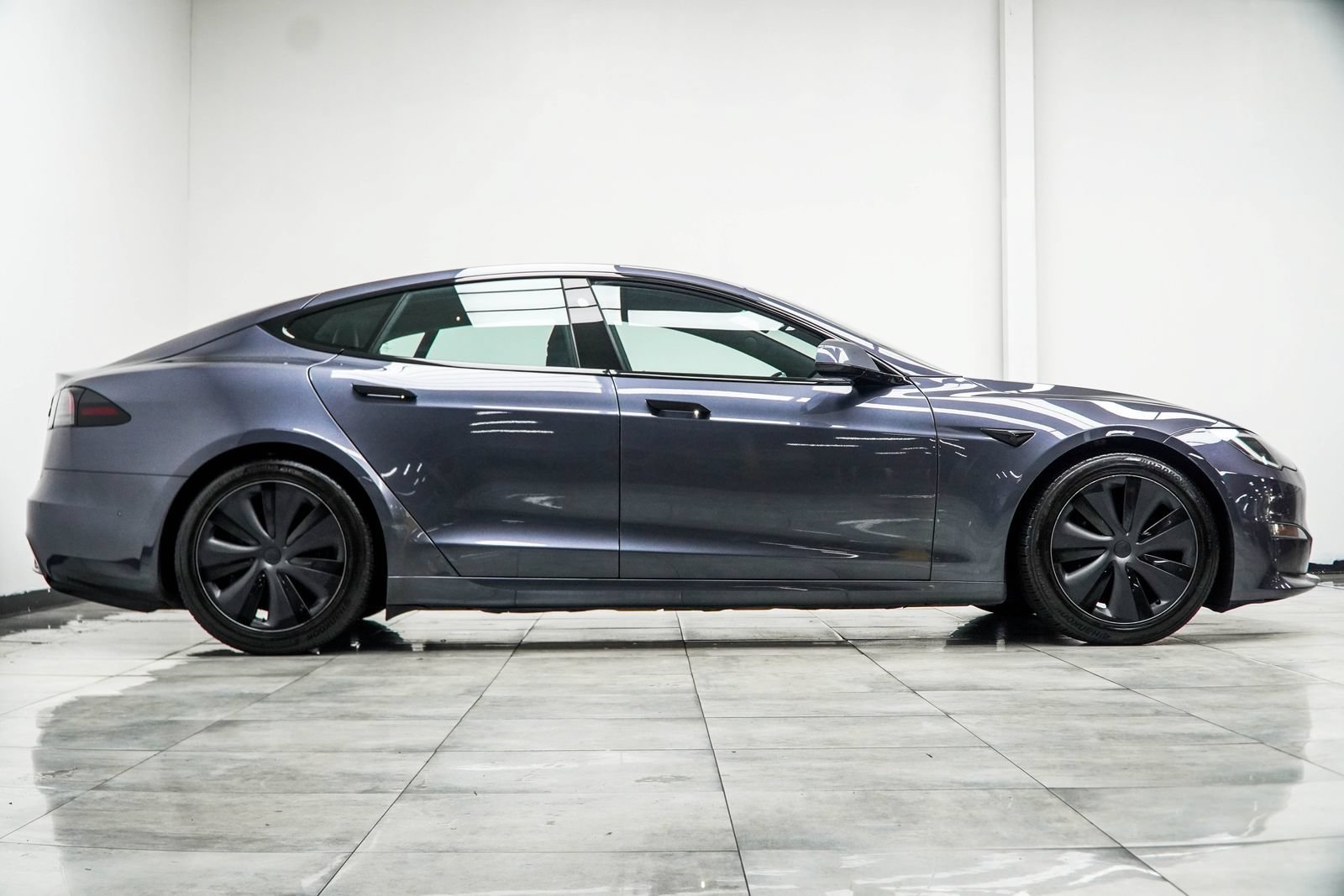 Used 2022 Tesla Model S AWD/4WD image 8