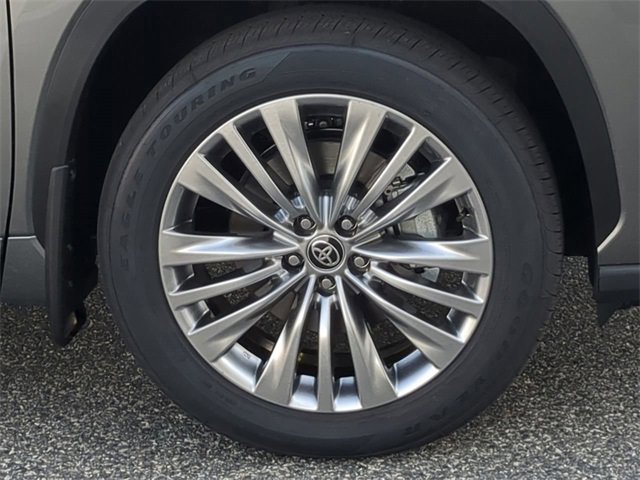 New 2026 Toyota Highlander Platinum image 11