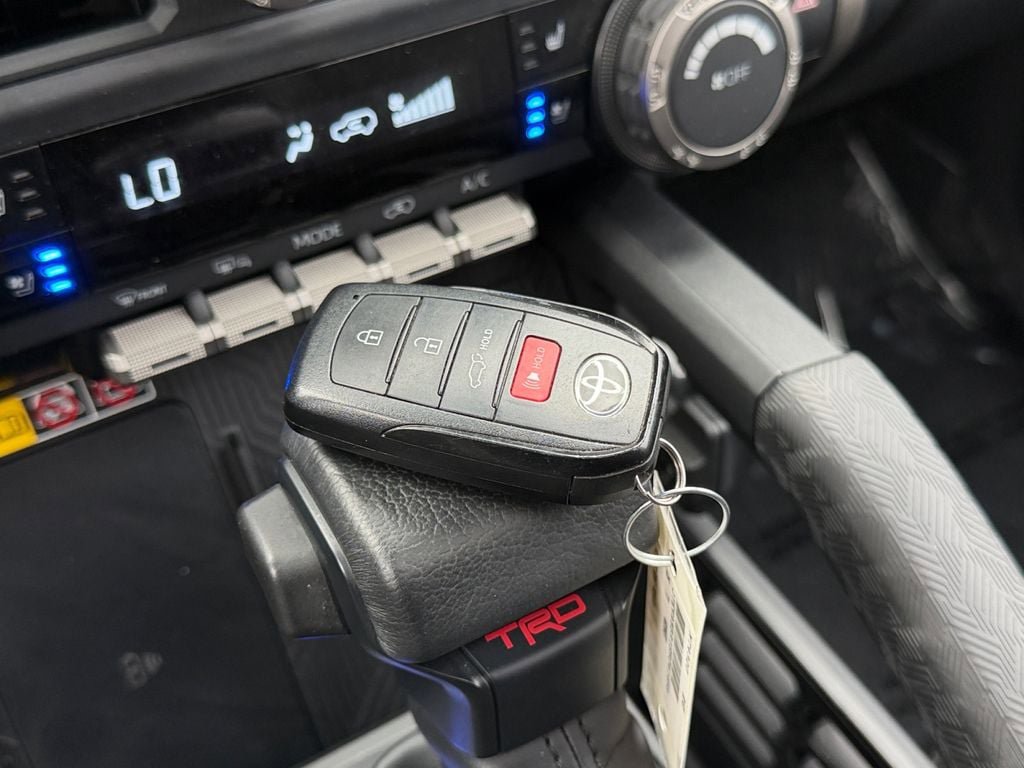 Certified 2025 Toyota 4Runner TRD Off-Road Premium w/ Tow Technology Package AWD/4WD image 31