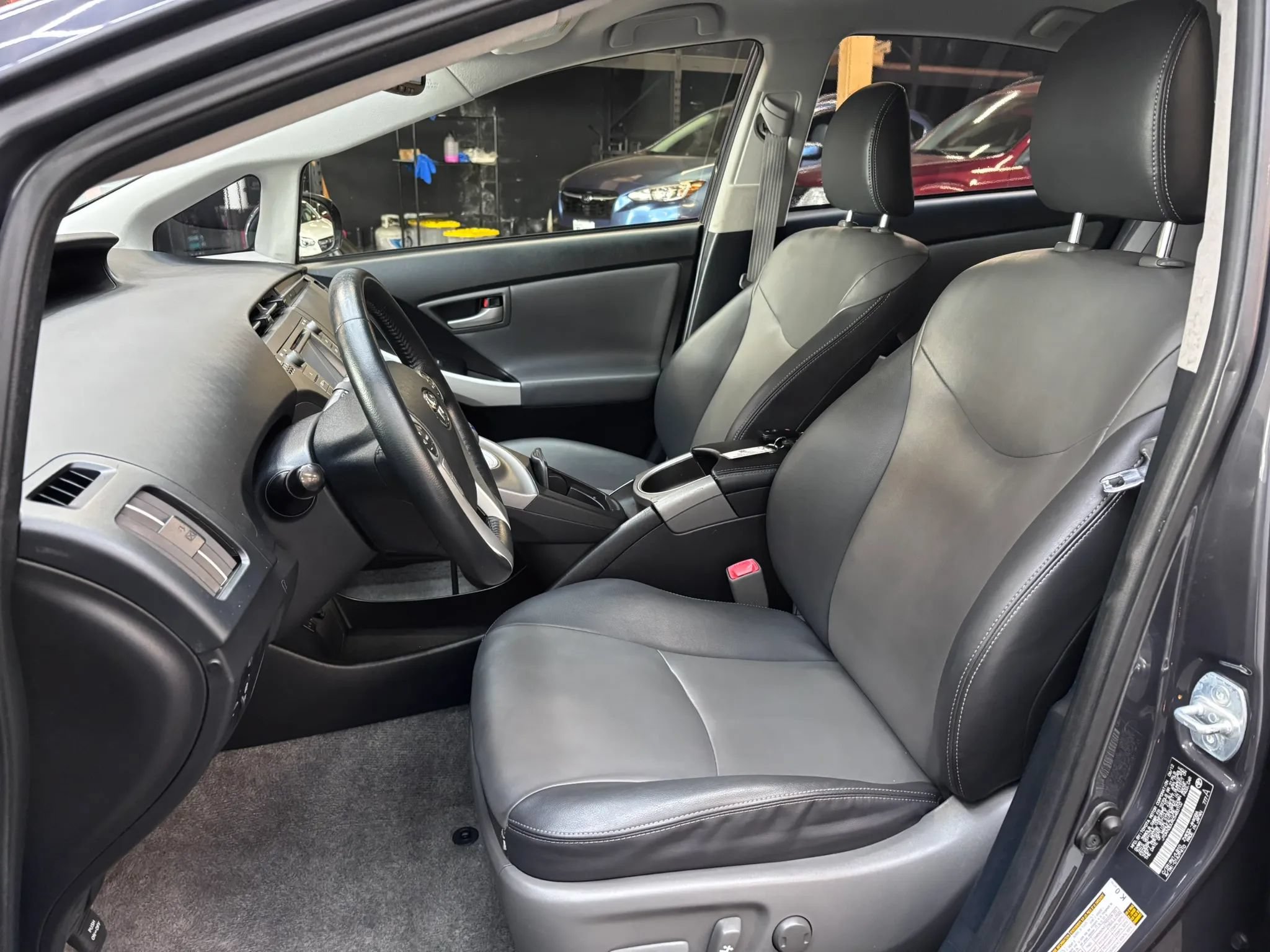 Used 2012 Toyota Prius Five FWD image 8
