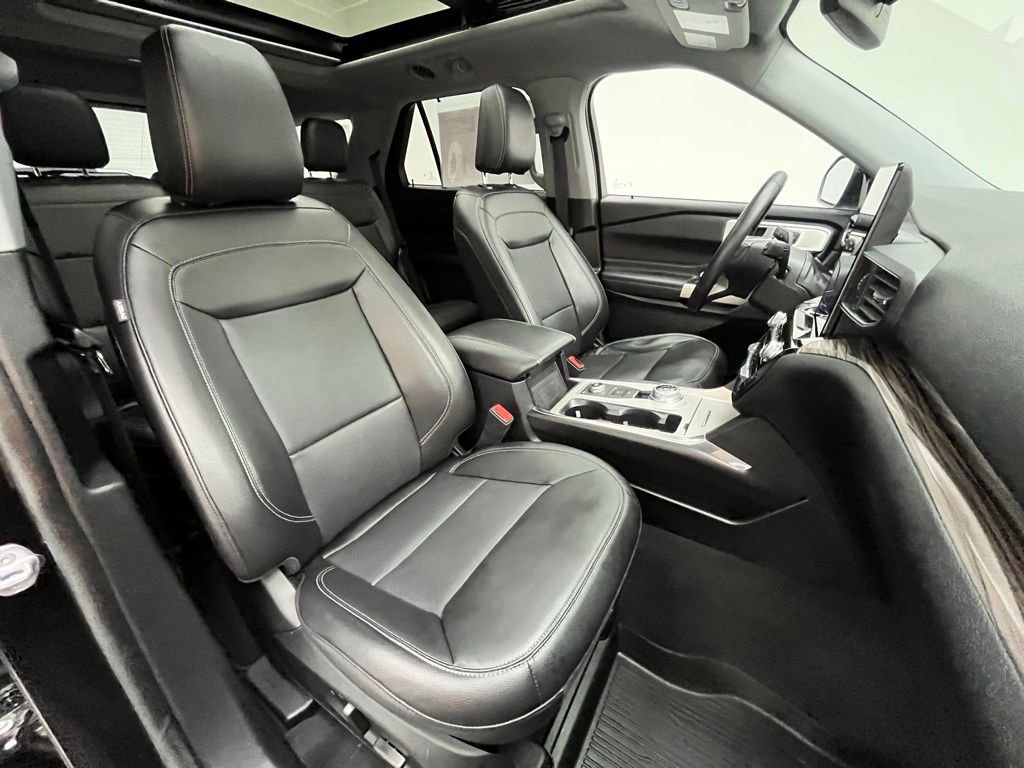 Used 2023 Ford Explorer Limited w/ Limited Technology Package AWD/4WD image 34