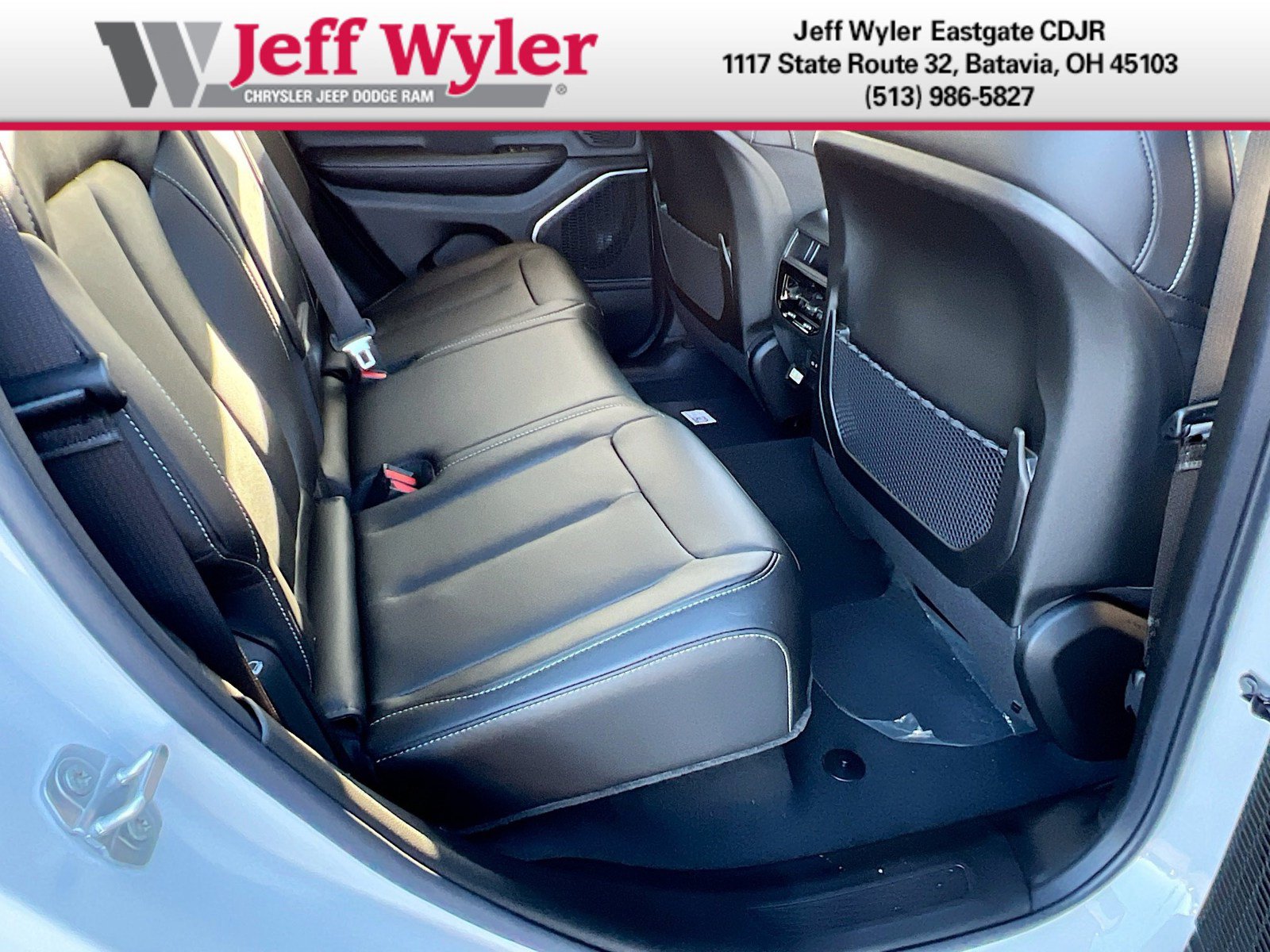 New 2026 Jeep Grand Cherokee Limited w/ Limited Altitude Package AWD/4WD image 22