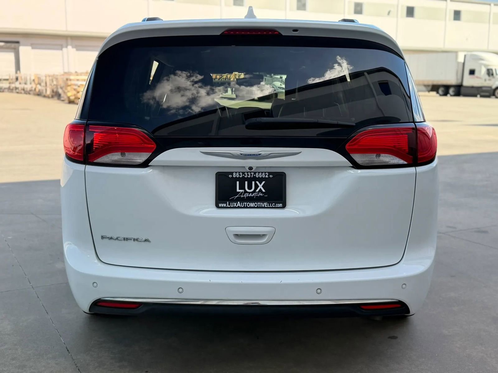 Used 2017 Chrysler Pacifica Touring-L Plus image 9