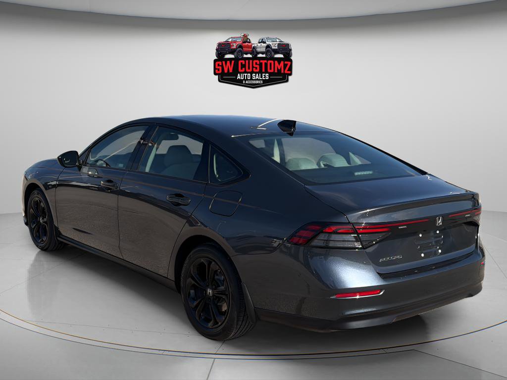 Used 2025 Honda Accord SE image 5