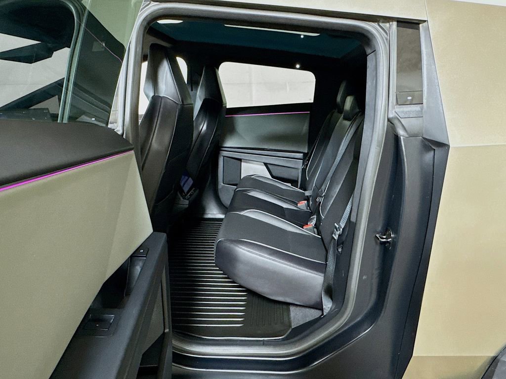 Used 2024 Tesla Cybertruck AWD Crew Cab image 22