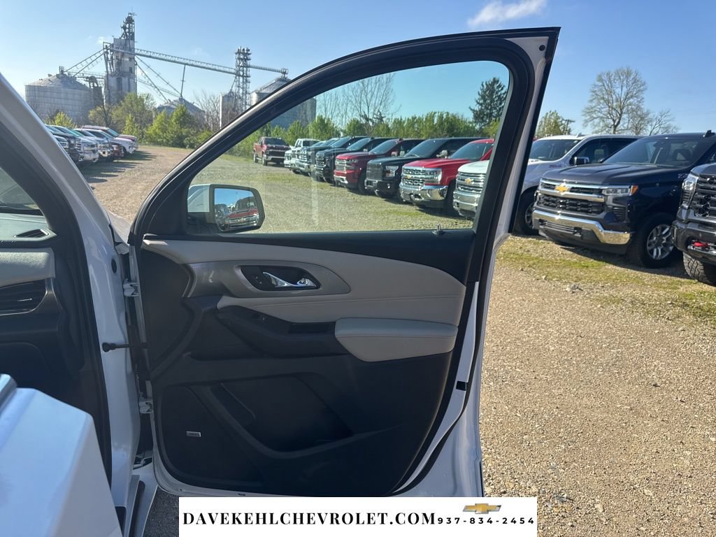 Used 2023 Chevrolet Traverse Premier AWD/4WD image 31
