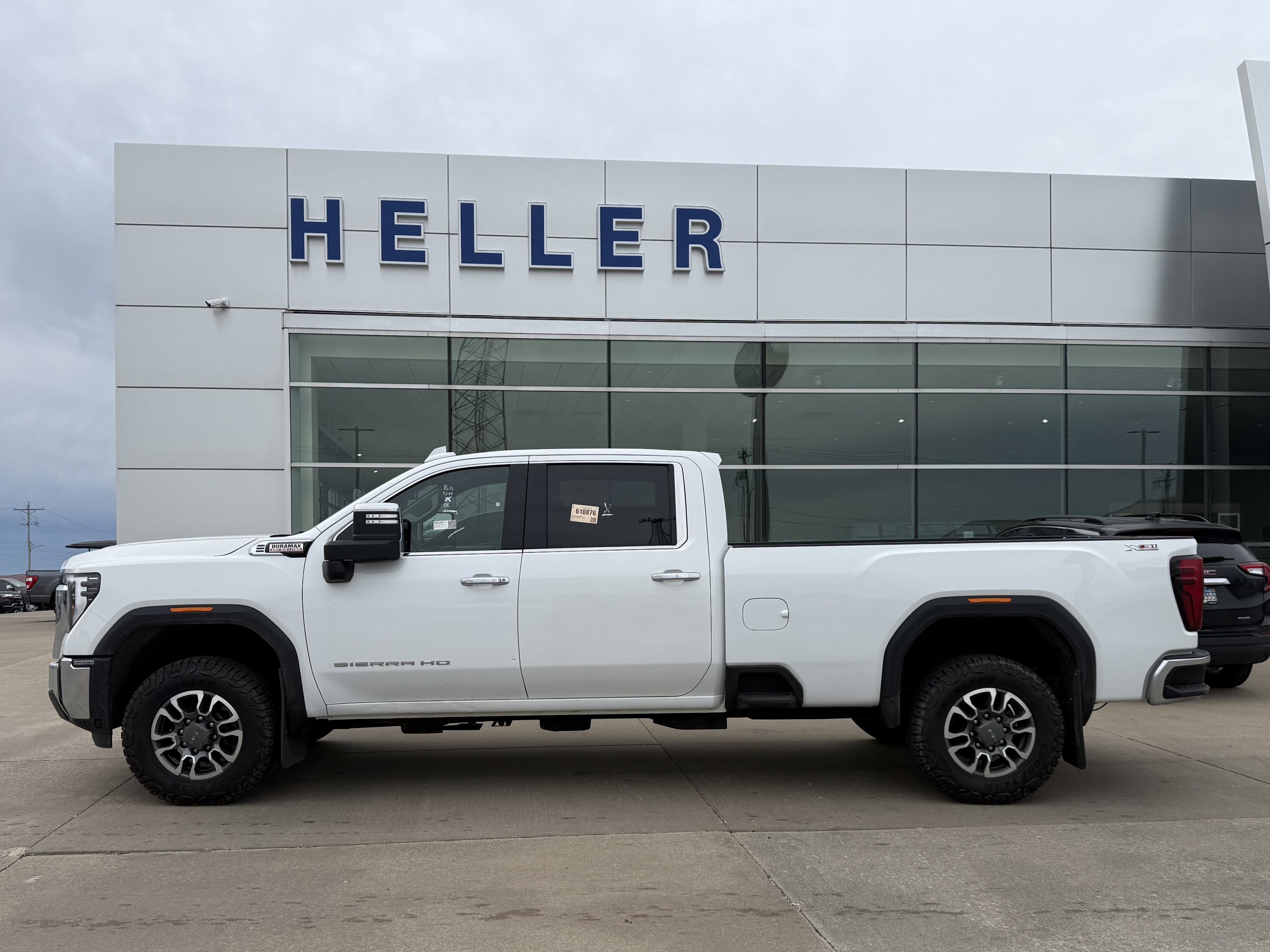 Used 2024 GMC Sierra 3500 SLT w/ X31 Off-Road Package AWD/4WD image 3