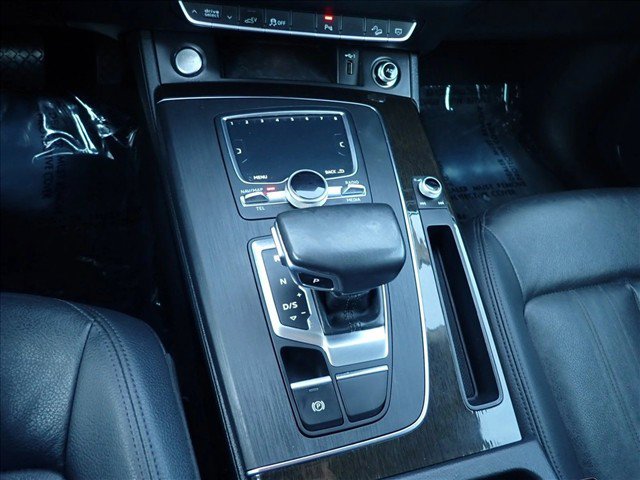 Used 2020 Audi Q5 e Premium w/ Convenience Package AWD/4WD image 22
