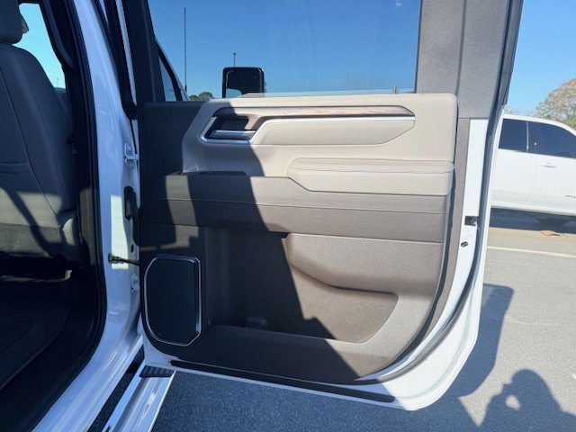 Used 2025 GMC Sierra 2500 SLT w/ SLT Premium Package image 19