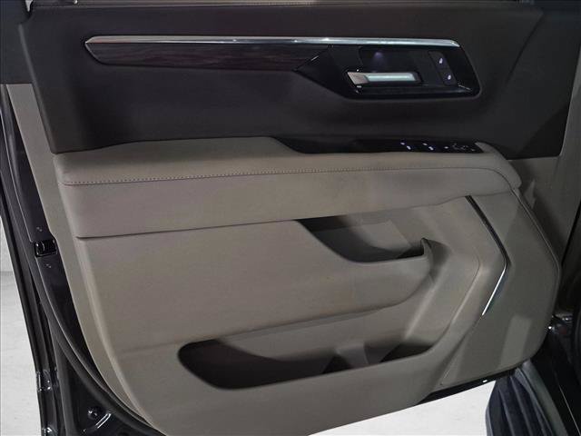 Certified 2025 Chevrolet Suburban LS RWD image 9