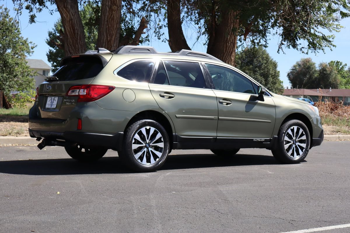 Used 2017 Subaru Outback 3.6R Limited AWD/4WD image 5