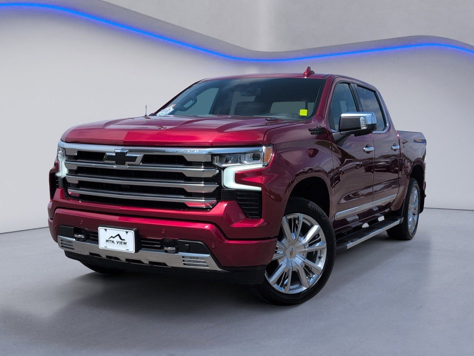 Used 2025 Chevrolet Silverado 1500 High Country w/ High Country Premium Package AWD/4WD image 2
