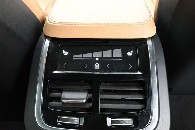 Used 2023 Volvo XC90 B6 Ultimate AWD/4WD image 34