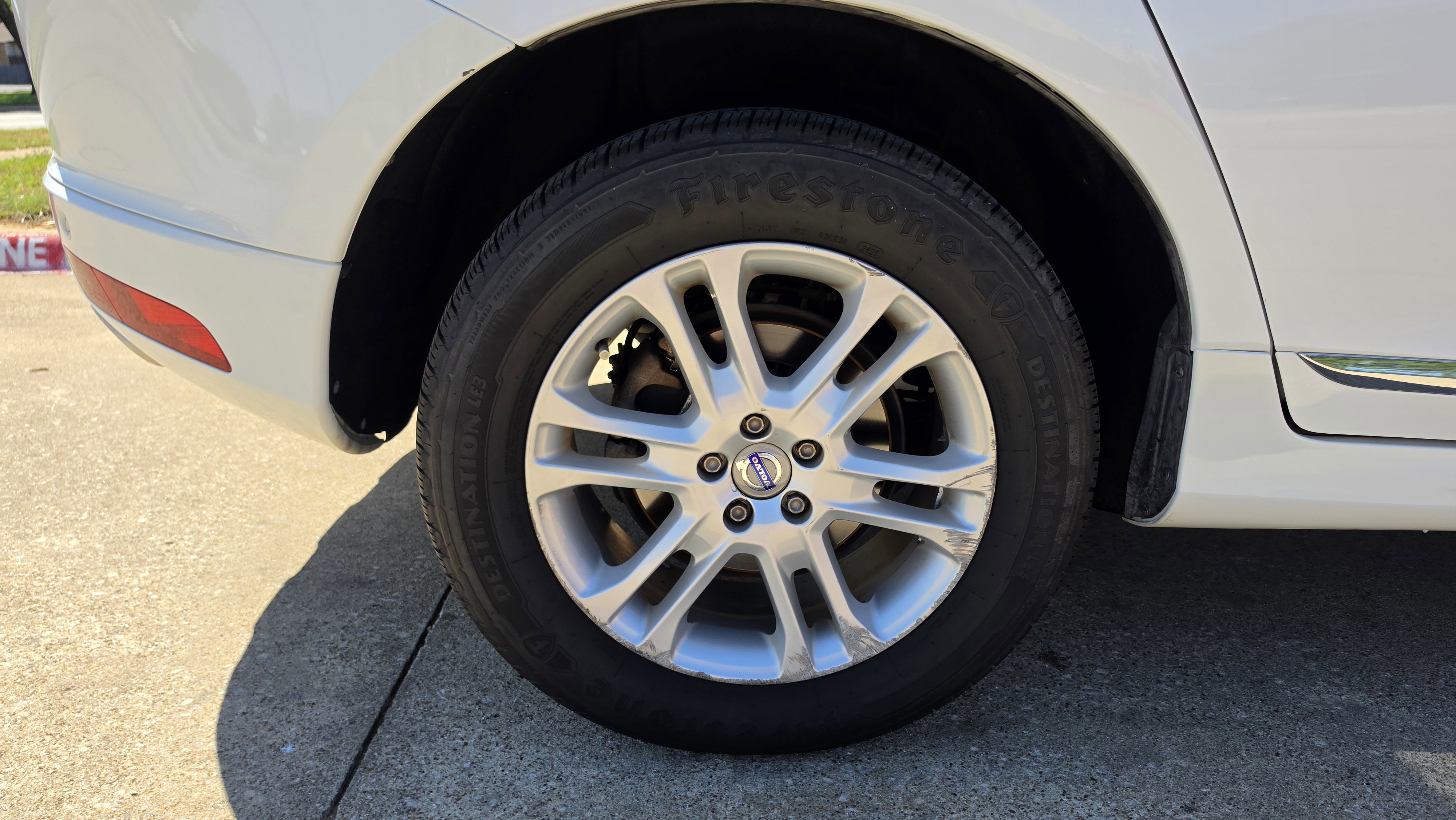 Used 2015 Volvo XC60 T5 Premier w/ Proximity Package FWD image 16