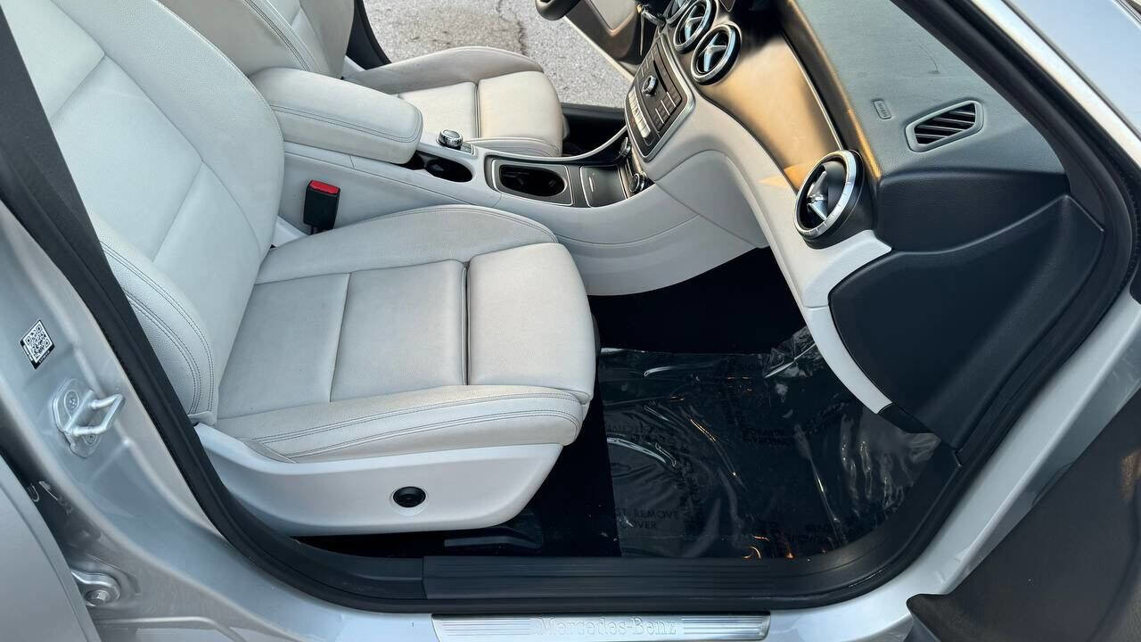 Used 2018 Mercedes-Benz CLA 250 image 20
