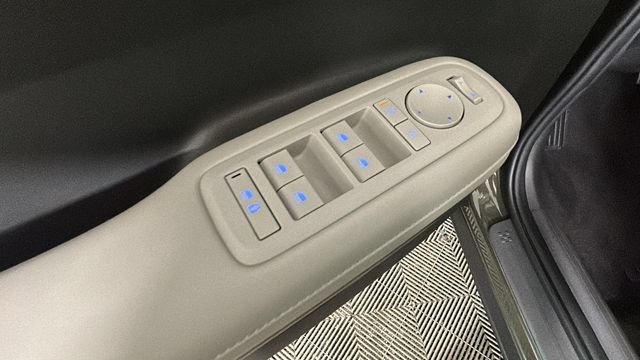 Used 2024 Hyundai Santa Fe SEL FWD image 10