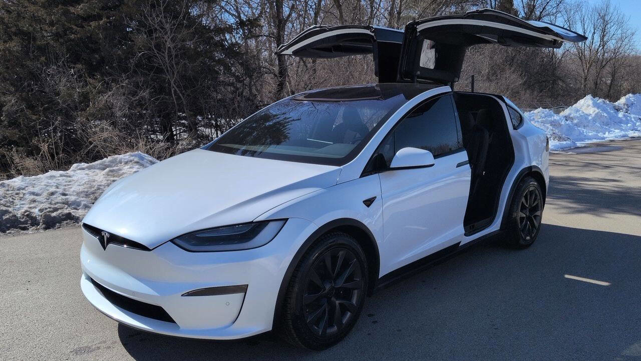 Used 2022 Tesla Model X image 2