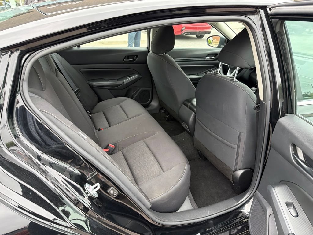 Used 2025 Nissan Altima 2.5 SV FWD image 22