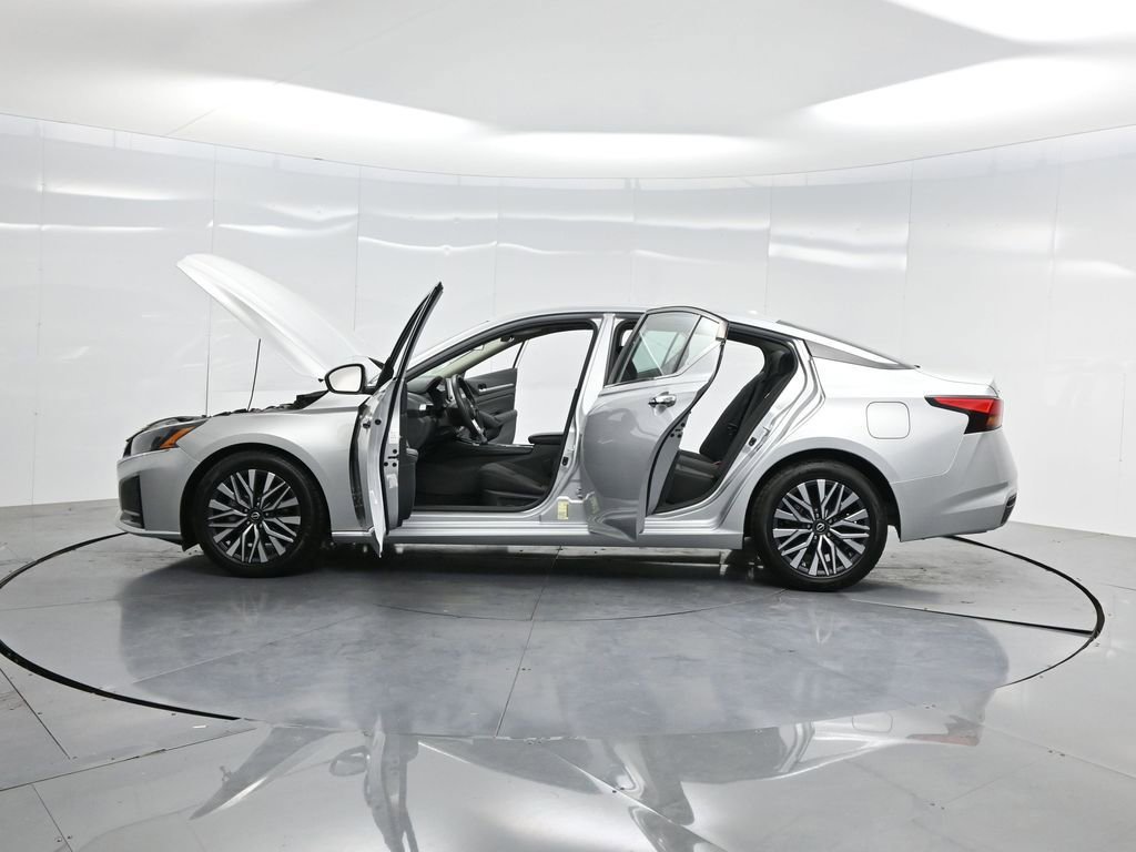 Used 2023 Nissan Altima 2.5 SV image 46