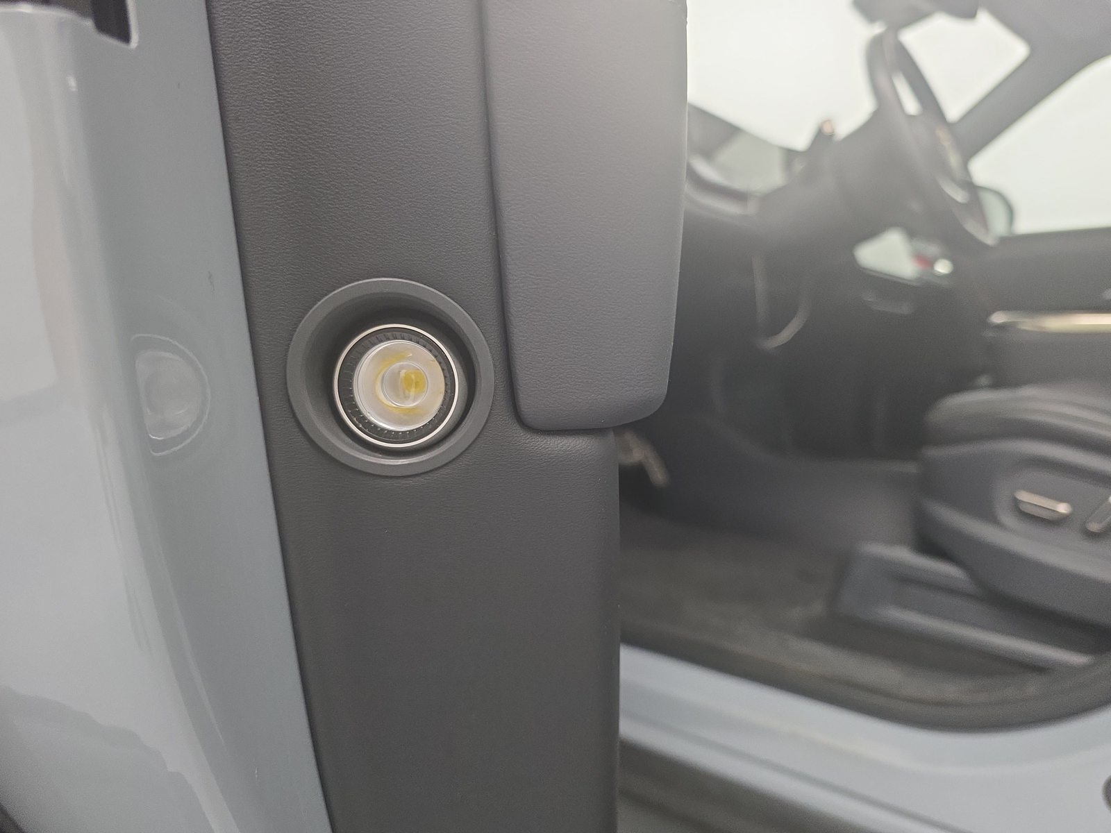 Used 2022 Rivian R1T Adventure AWD/4WD image 30