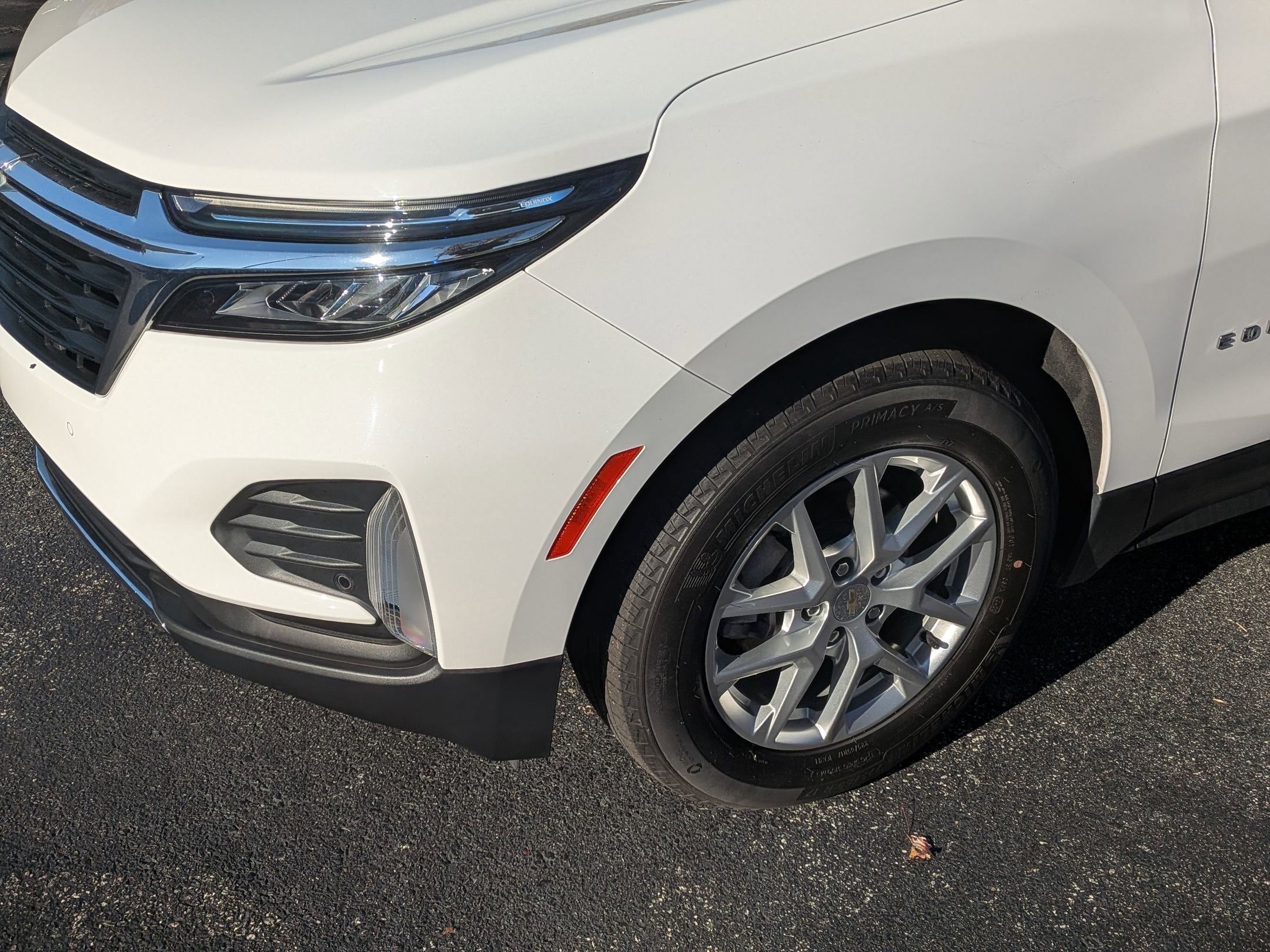 Used 2022 Chevrolet Equinox LT w/ Driver Convenience Package image 11