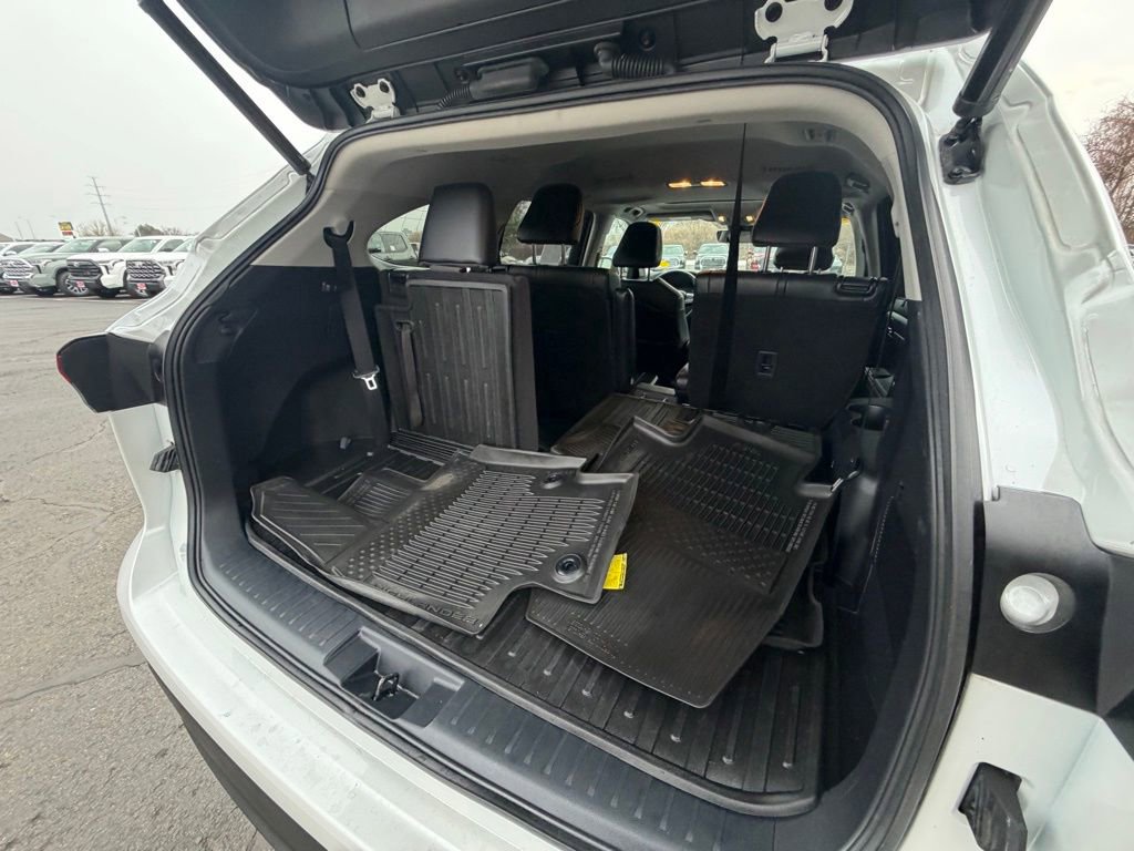 Used 2023 Toyota Highlander XLE image 29