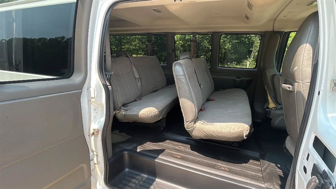 Used 2016 Chevrolet Express 3500 LT w/ LT Preferred Equipment Group RWD image 34