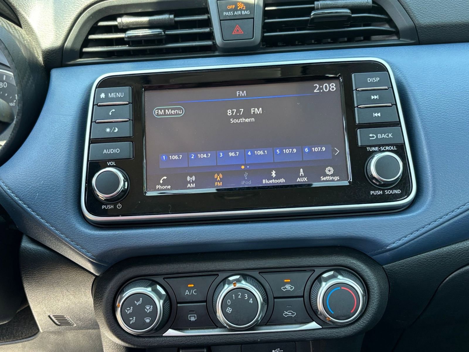 Used 2025 Nissan Versa SV w/ Trunk Package image 20