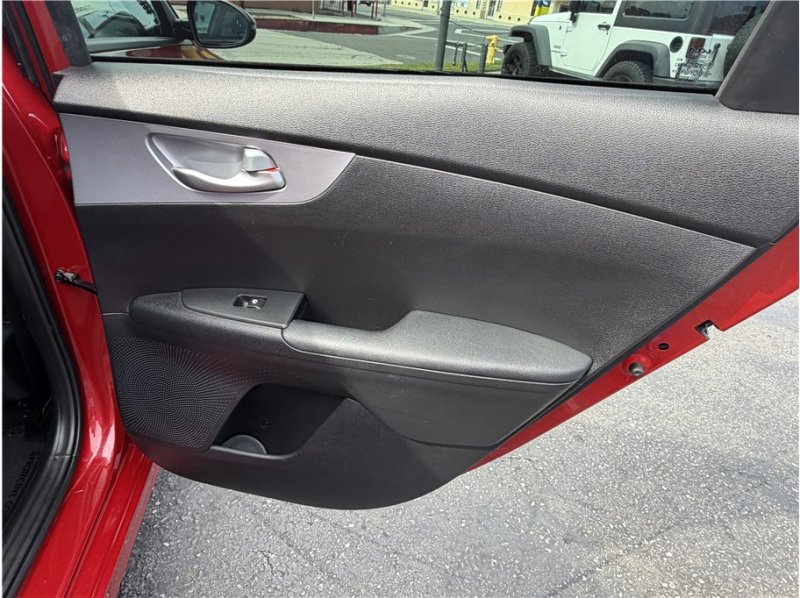 Used 2024 Kia Forte LXS w/ LXS Technology Package image 22