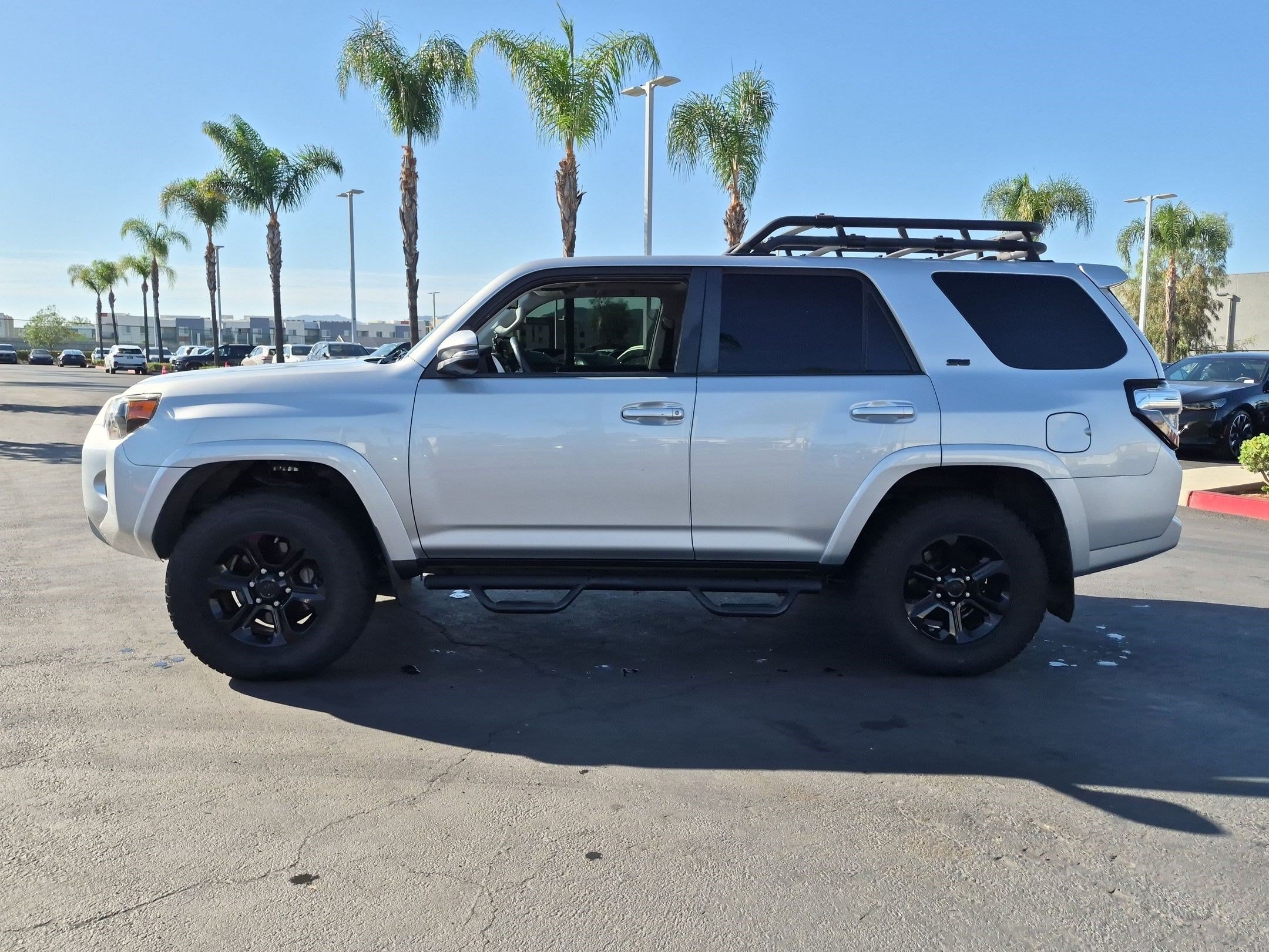 Used 2021 Toyota 4Runner SR5 Premium w/ Moonroof Package RWD image 7