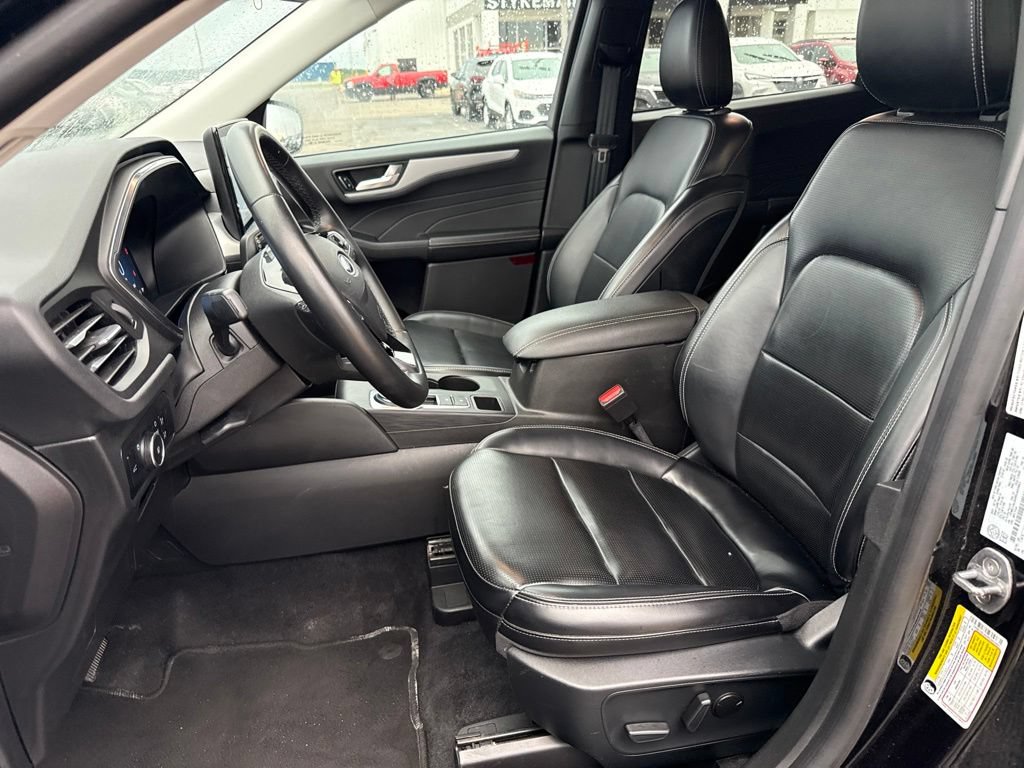 Used 2024 Ford Escape Platinum AWD/4WD image 13