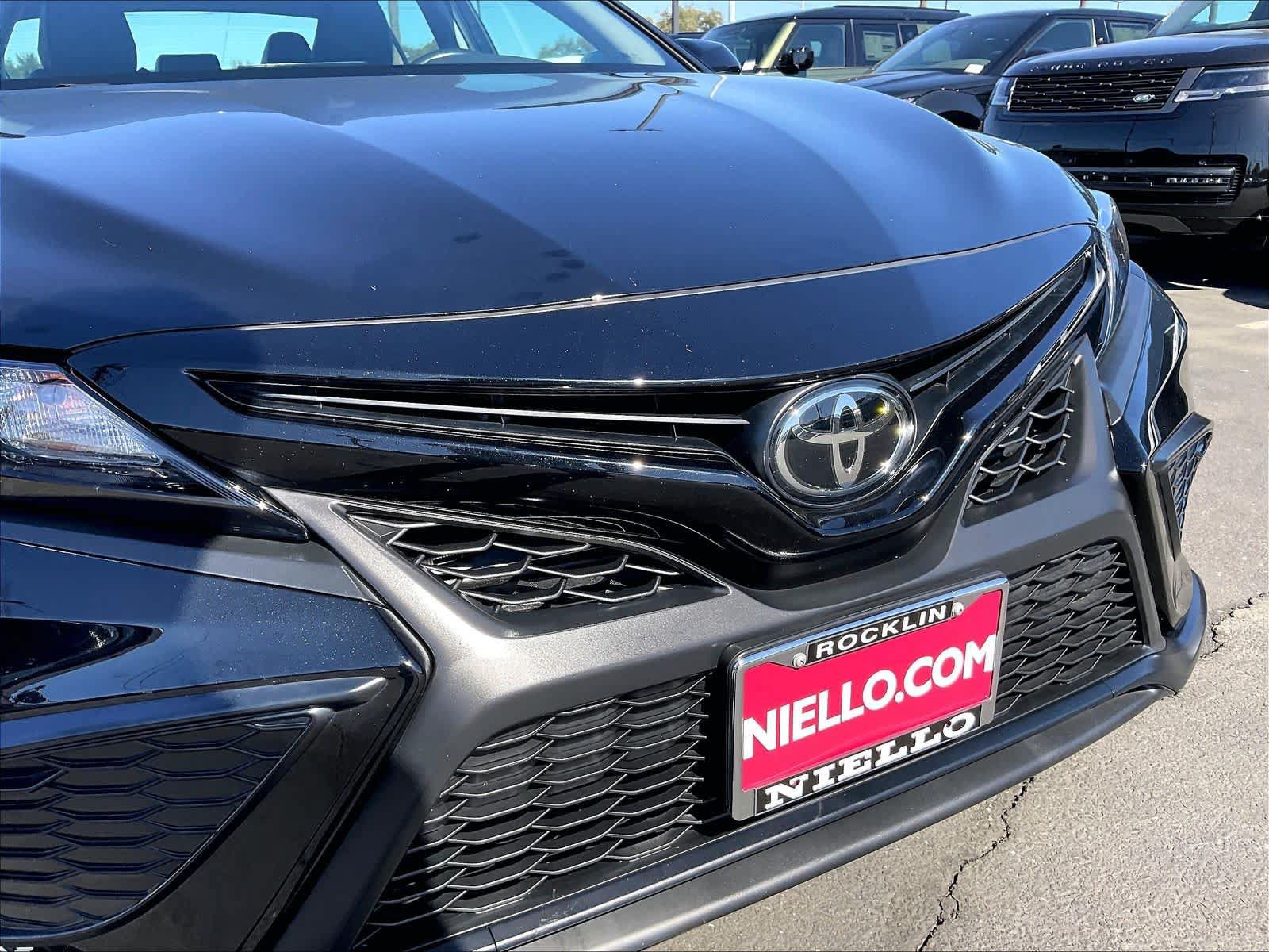Used 2024 Toyota Camry SE FWD image 30