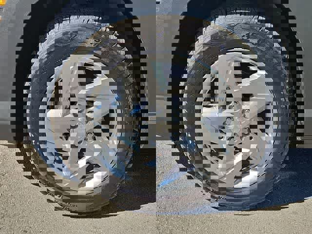 Certified 2025 Hyundai Kona SE image 13