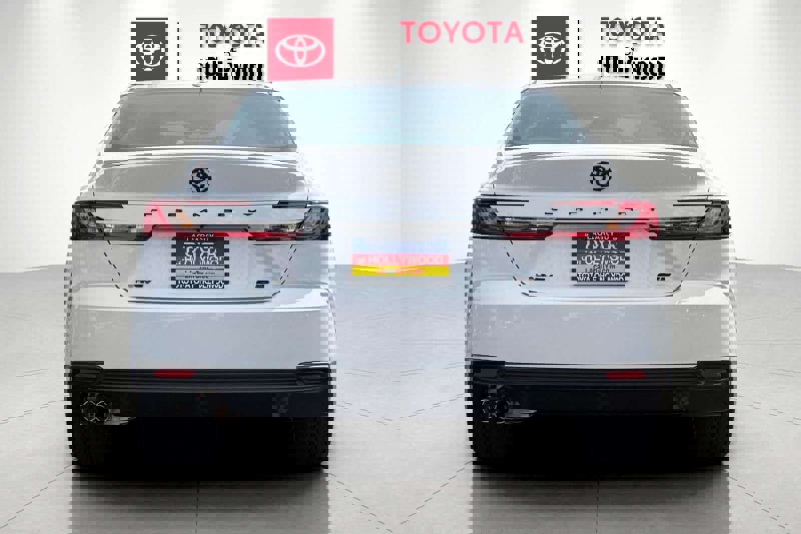 New 2026 Toyota Camry SE FWD image 5